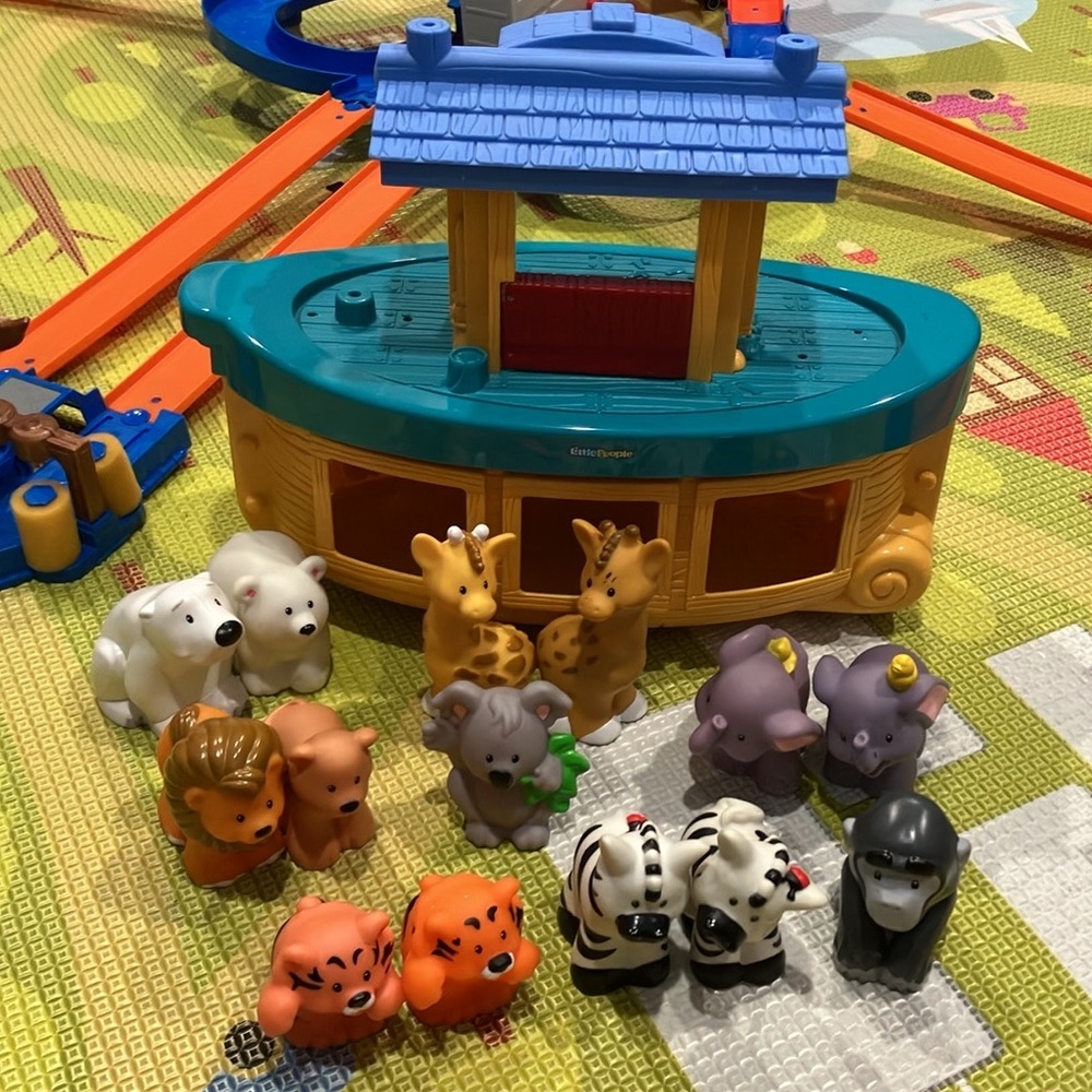 Little people Children's Animal Ark Playset by fisher price